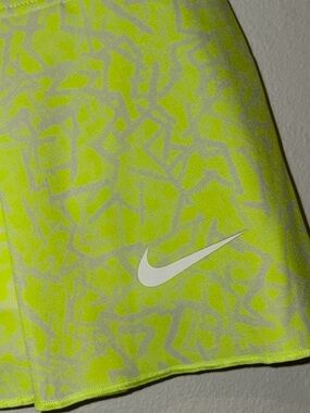Nike Neon Yellow Patterned Tennis Pickleball Skort Women’s Large